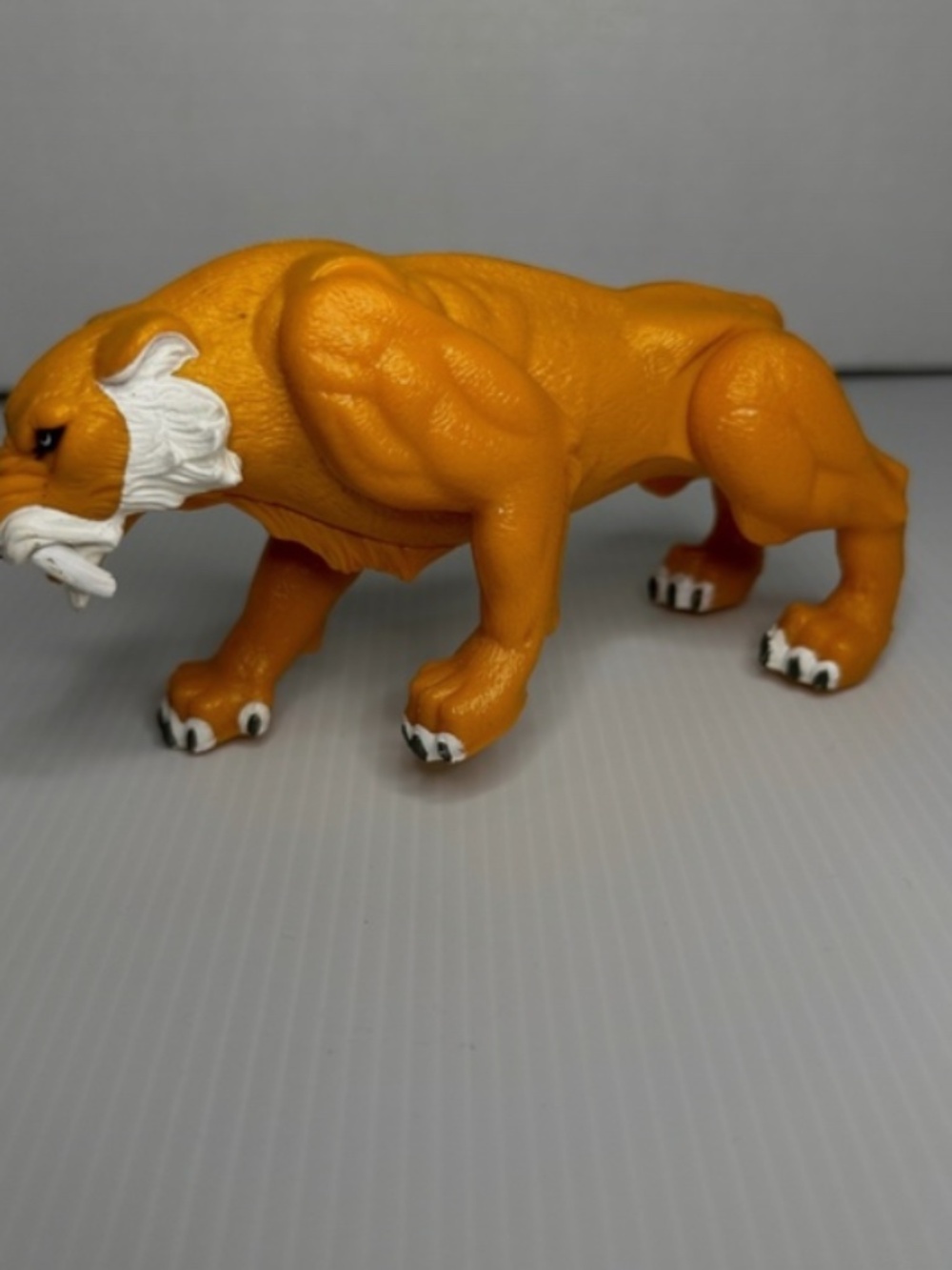 Vtg X-Men Savage Land Zabu Ka-Zar Sabretooth Tiger ToyBiz 6” Action Figure  1997